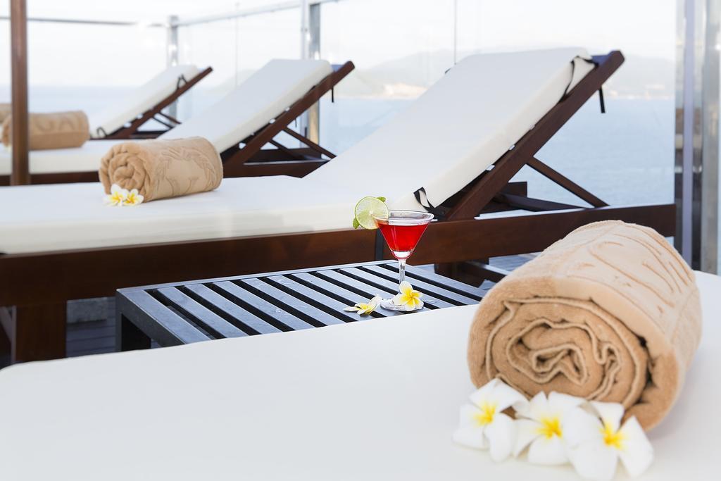 Regalia Nha Trang Hotel Bagian luar foto