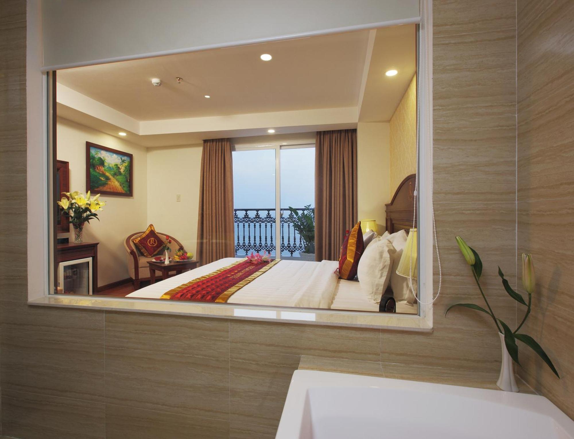 Regalia Nha Trang Hotel Bagian luar foto